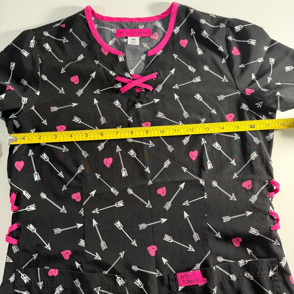 Lot of 3 Koi Betsey Cherokee Medical Scrub Tops Nursing Sz XS - Picture 10 of 11